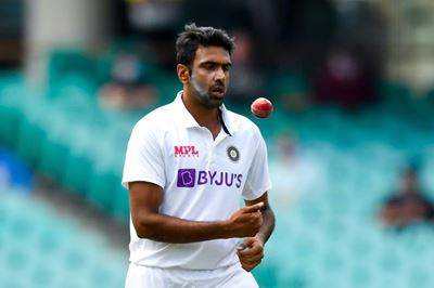 England's spin misery puts India back in series hunt
