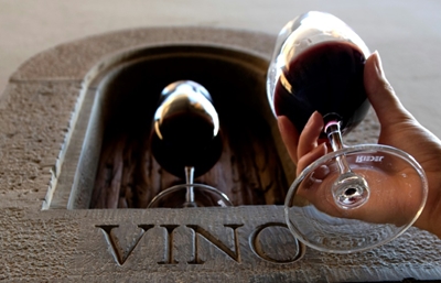 Powerful Medici family behind Italy's 'plague-free' wine windows