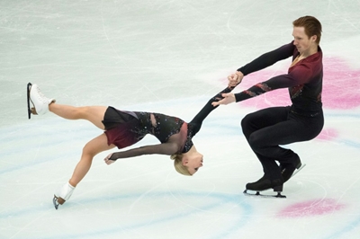 Olympic champ Zagitova dazzles in world short skate