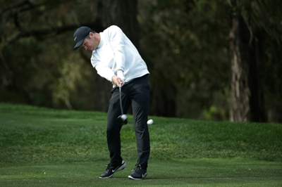 Casey leads Mickelson by three at Pebble Beach