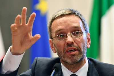 Austria asylum seekers to be denied apprenticeships