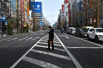 Asian markets resume losses as stimulus joy fades