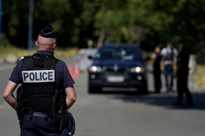Sadness on the border as France turns back Belgian trippers