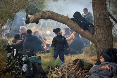 Poland and Belarus square off over migrants