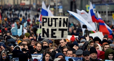 Russian MPs approve controversial bill restricting internet