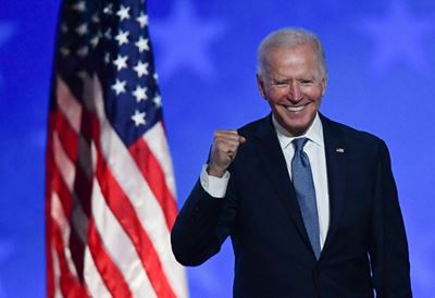 Biden closes in on White House victory, Trump turns to courts