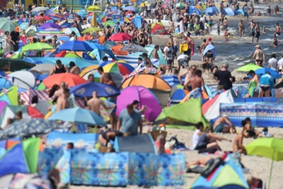 Heatwave hits Thomas Cook as holidaymakers stay home