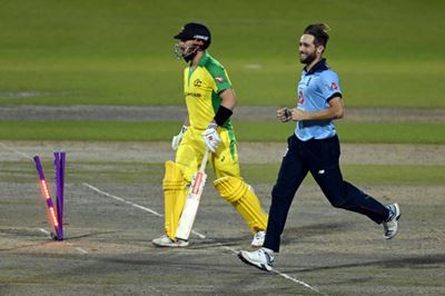 Morgan hails 'aces' Archer and Woakes as England rally to beat Australia 