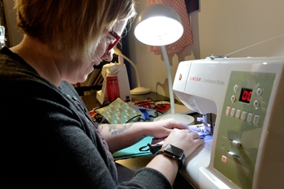'Volunteer sewing corps' makes masks, gowns as US supplies dwindle