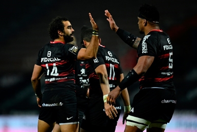 Seven-try Toulouse rout Stade Francais as Covid-19 clouds gather