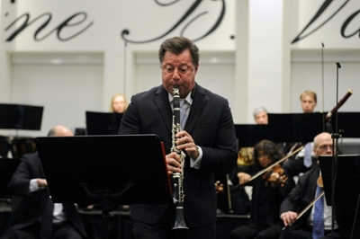 Chicago Symphony musicians perform for free as strike lingers