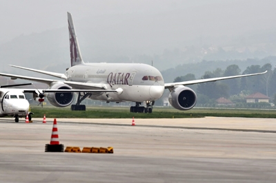 Qatar Airways extends crew curfew over virus breaches: memo