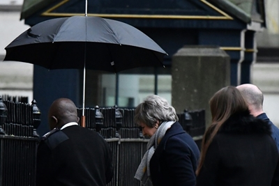 UK seeks to reassure foreign investors over Brexit