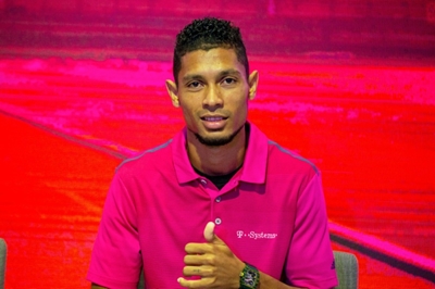 Van Niekerk wins first race this year on comeback trail