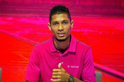 Van Niekerk wins first race this year on comeback trail