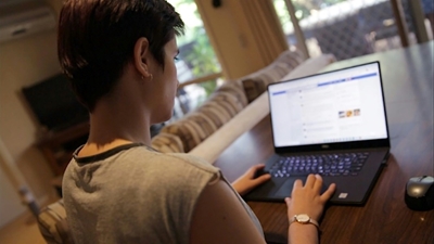 Australians rally on social media to help virus healthcare workers