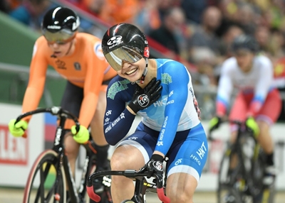 Hong Kong's Lee clinches double at worlds
