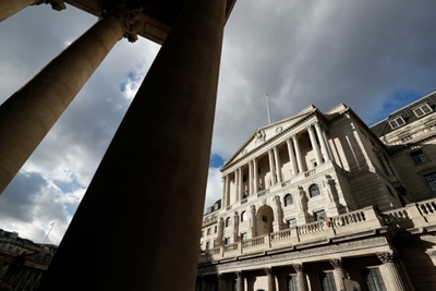 UK economy stalls, as Bank of England eyes rate cut