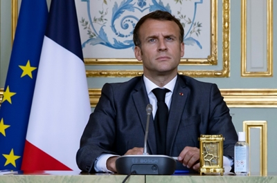 Macron negotiates politically charged Napoleon commemoration