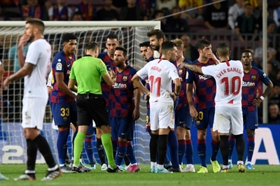 Dembele to miss Clasico after receiving two-match ban