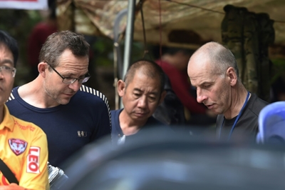 British divers in Thai cave rescue make UK honours list