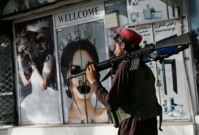 Taliban urged to allow fleeing Afghans safe passage
