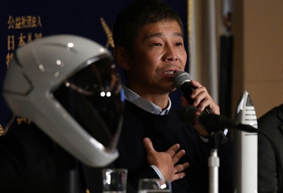 Japan space tourist says moon training 'shouldn't be too hard'