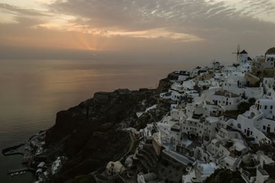 Unease in Greece as restaurants, cafes reopen