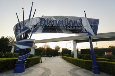 California mayors plead for reopening of theme parks 