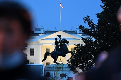 Trump threatens force against protestors in US capital