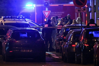 Strasbourg reopens Christmas market after shooting