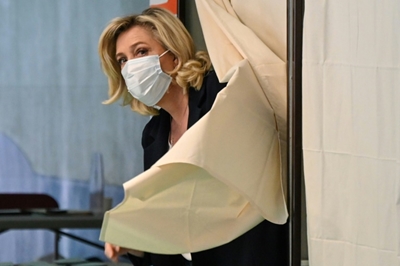 Le Pen suffers disappointment in French regional polls
