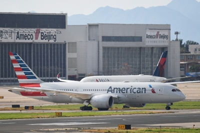China to allow limited US passenger flights