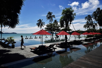 'Ghost island' Phuket hunkers down in tourist-free Thailand