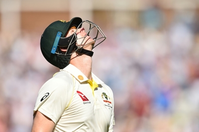 Smith out as England close on Ashes-levelling win