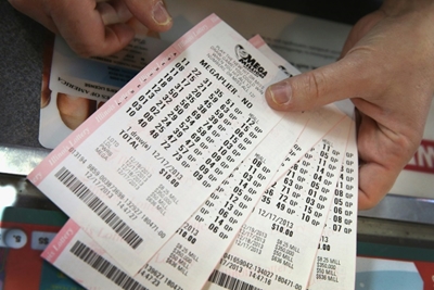 Wife of unpaid federal employee wins $100,000 on lottery