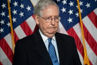 Trump urges Senate Republicans to dump McConnell