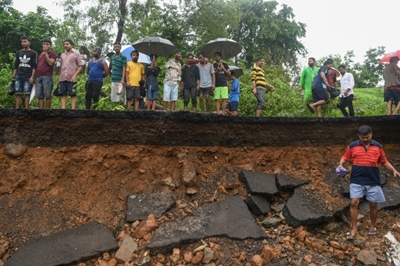 Monsoon causes chaos in Mumbai