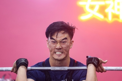 China's amateur weightlifters fight 'short, fat' stigma