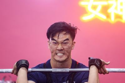 China's amateur weightlifters fight 'short, fat' stigma