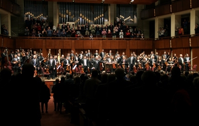 Orchestra brings message of peace to divided America