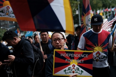 New York police officer charged with spying for China