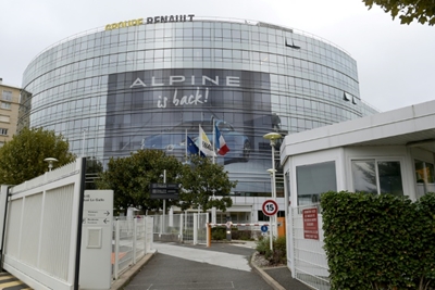 Renault ousts CEO Thierry Bollore