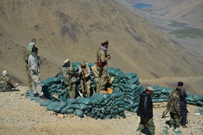Panjshir resistance digs in to defend key valley from Taliban