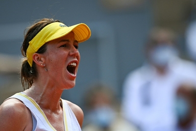 Perfect strangers as first-time quartet contest French Open semi-finals