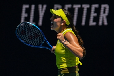 Pegula stuns Svitolina to make Australian Open quarter-finals