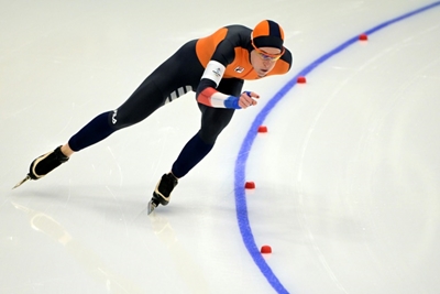 Dutch speed skater Wust is first to win at five Olympics