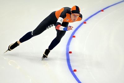 Dutch speed skater Wust is first to win at five Olympics