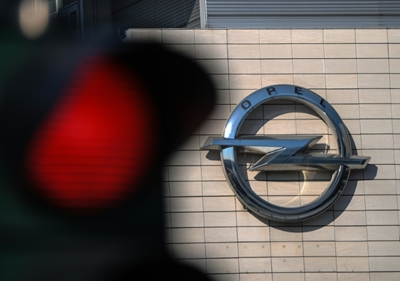 Opel slashes hours amid German carmaker gloom