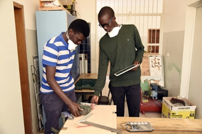 Senegal engineering students fight virus with inventions